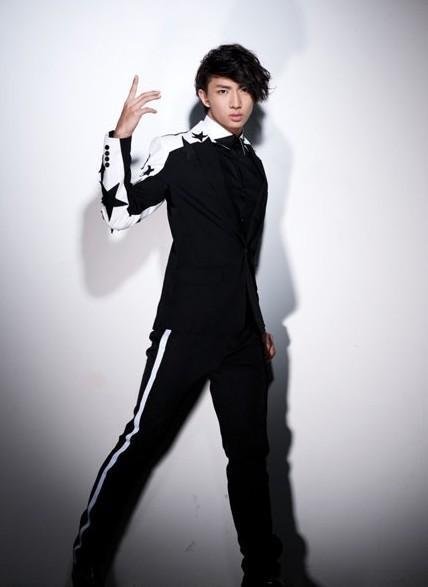 许名杰,1993年5月12日,台湾首席型男偶像团体spexial团员之一.